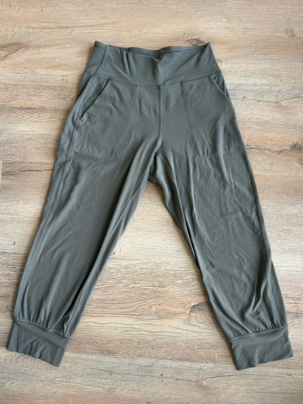 Lululemon Align Jogger Crop pants